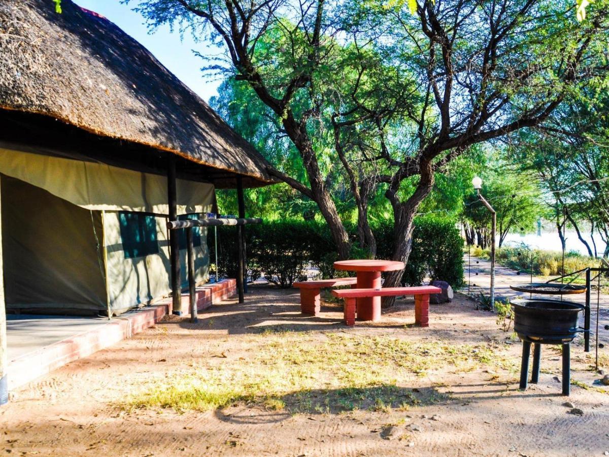 Die Dam - Transkalahari End Resort Gobabis Εξωτερικό φωτογραφία